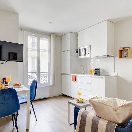 Invalides & Eiffel Tower - Cityapartmentstay 파리