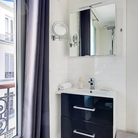 Invalides & Eiffel Tower - Cityapartmentstay