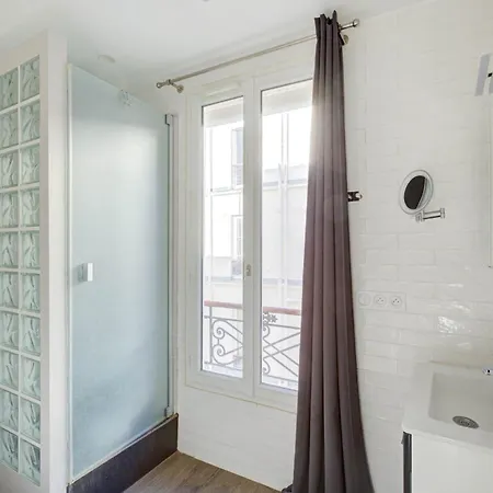 Invalides & Eiffel Tower - Cityapartmentstay 파리