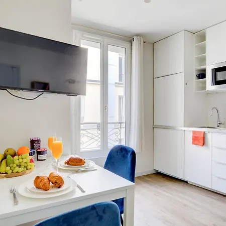 Invalides & Eiffel Tower - Cityapartmentstay *